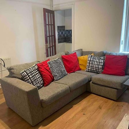 Wv1 Budget Contractor Stays- 5 Beds - Discounts Ok 伍尔弗汉普顿 外观 照片