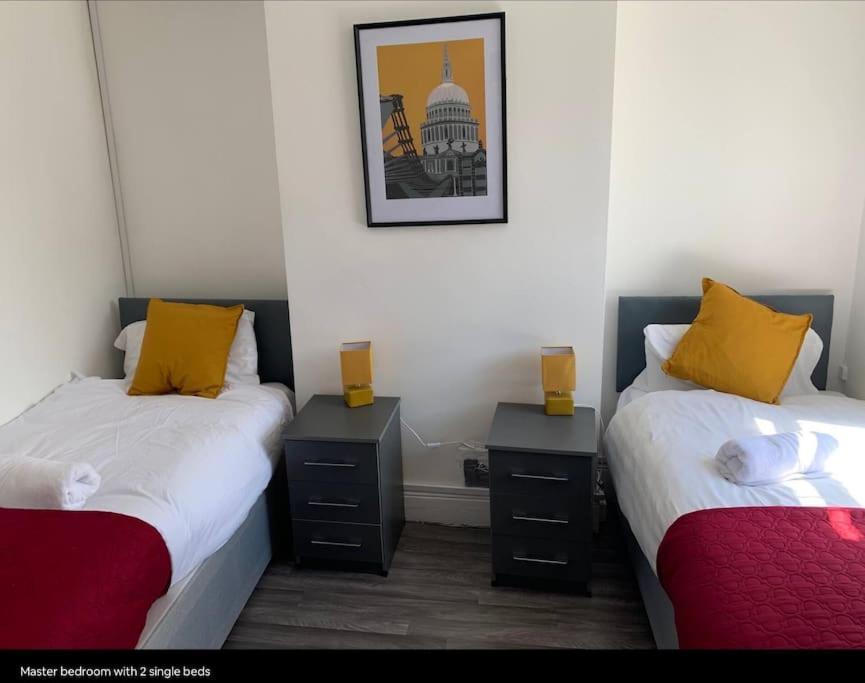 Wv1 Budget Contractor Stays- 5 Beds - Discounts Ok 伍尔弗汉普顿 外观 照片